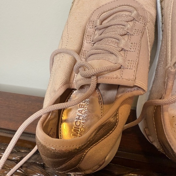 Michael Kors Woman's Finch Lace Up Optic/Ivory - Picture 9 of 12